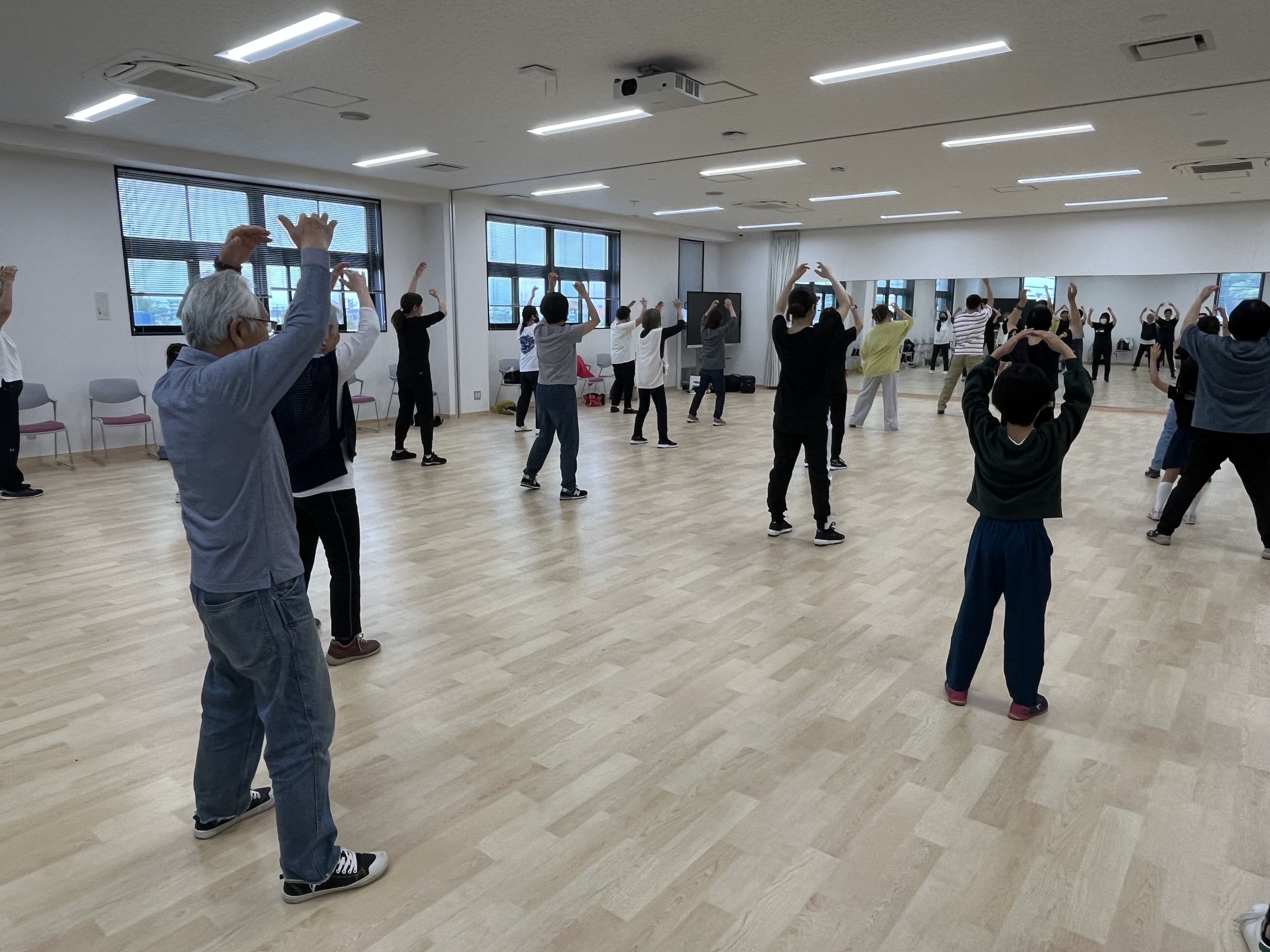 Let’s ファミリー健康ダンス！in RINK［原則毎月第2土曜日］