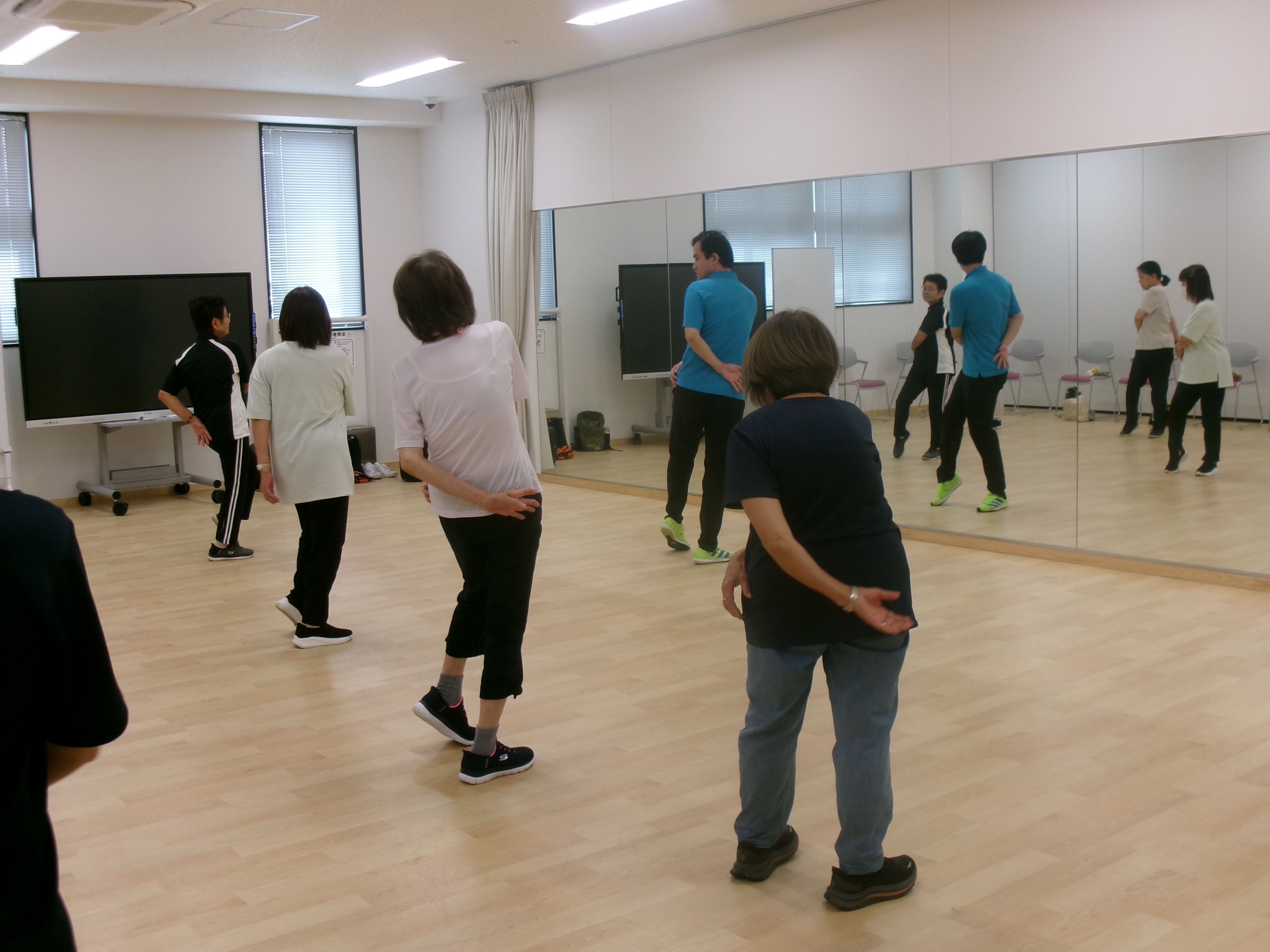 スローエアロビックで楽しく健康づくり！